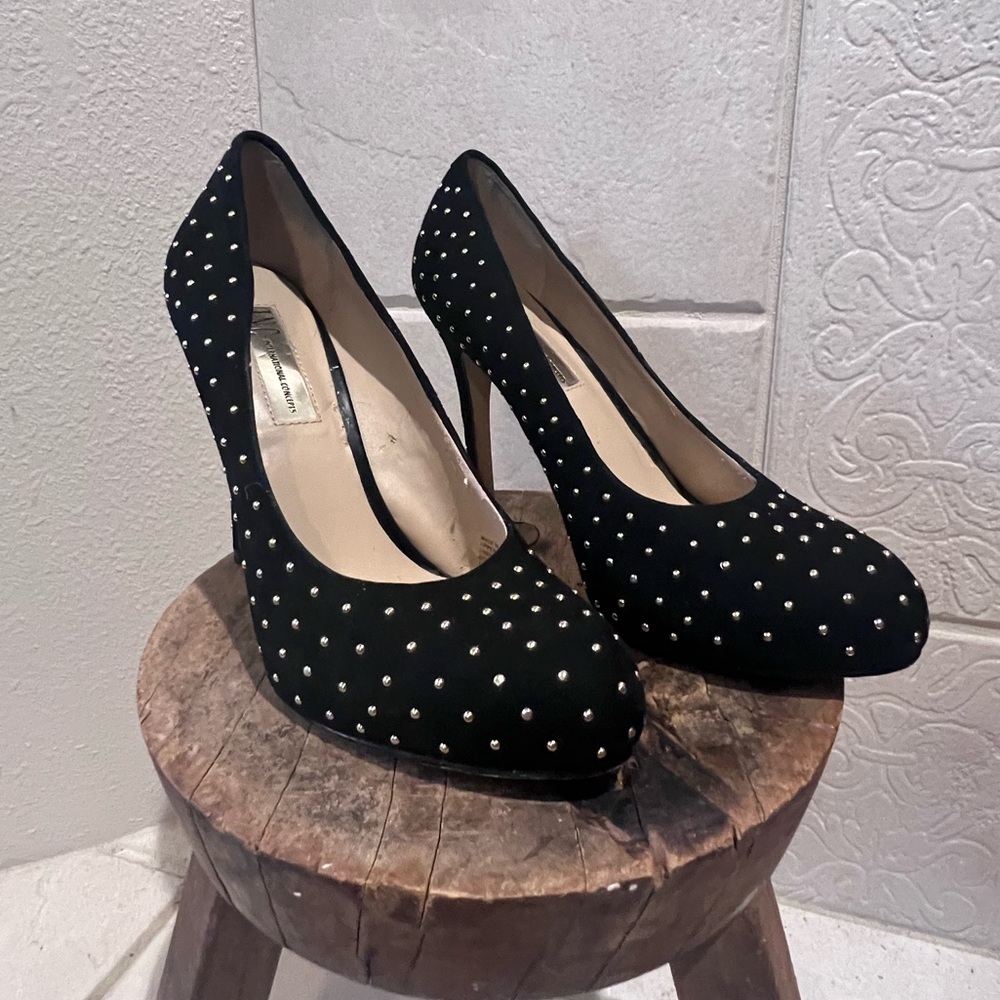 Black gold studded ladies INC heels 6.5
